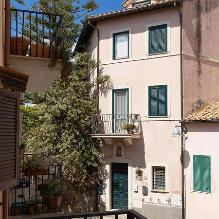 Perla Etrusca By In Rome